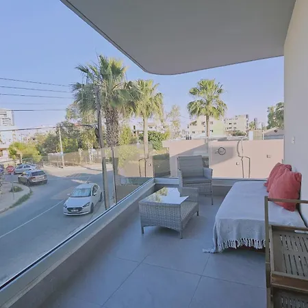 Digital Den 라르나카