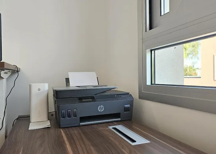 Digital Den * Lárnaca